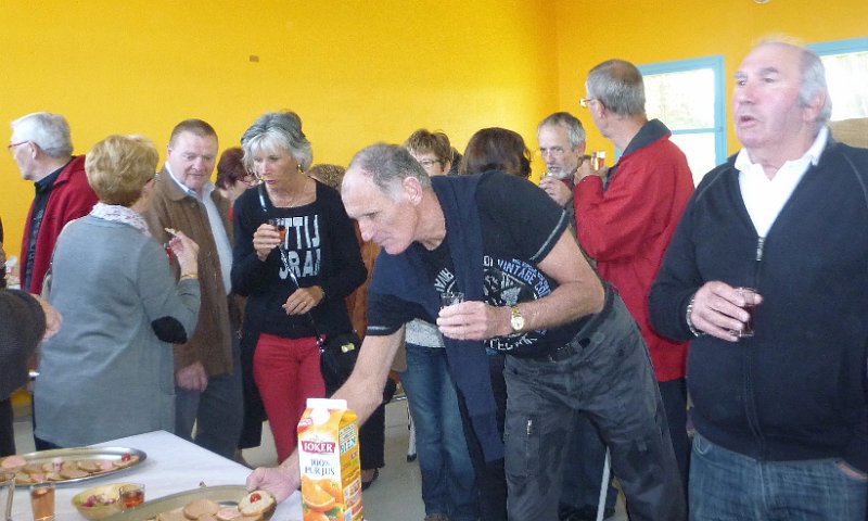 2012-05-13 22 L Apero est servi.JPG